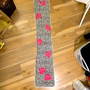 NWOT VINTAGE ECHO SCARF